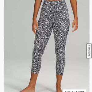 Lululemon Align Crop 23” Venture Floral Alpine Floral Black & White. Size 4.